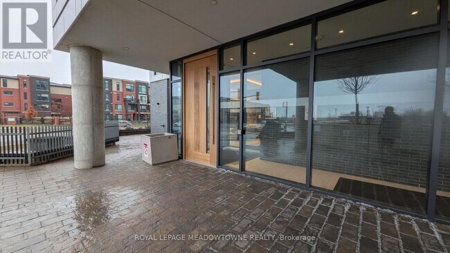 Photo du bâtiment - 180 Veterans Drive