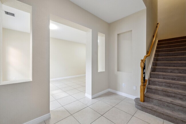 Foto del edificio - 810 NW 83rd Ln