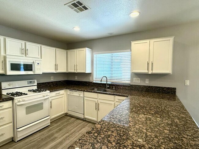 Building Photo - 9999 Clear Crystal St