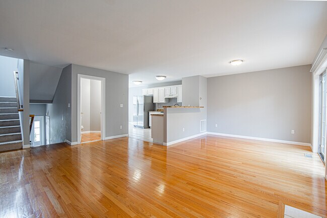 Building Photo - 157 Leeder Hill Dr
