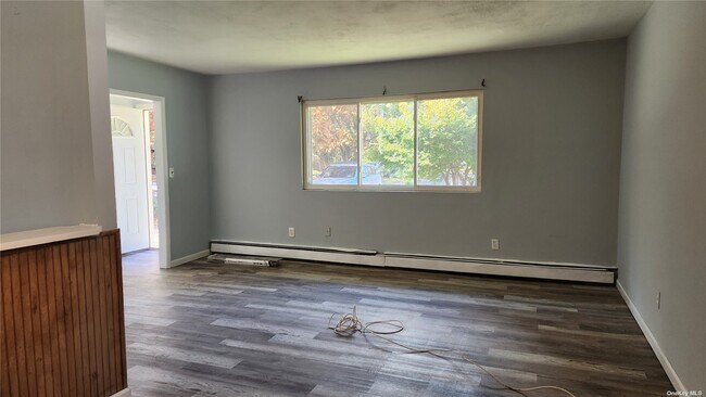 Building Photo - 87 Flower Rd