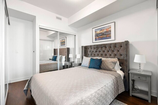 Building Photo - 12 York St