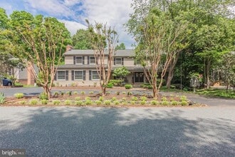 Building Photo - 607 Lancaster St