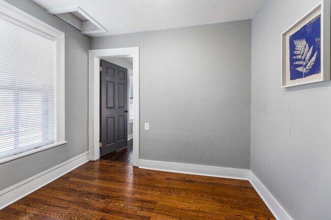 Foto del edificio - 546 Marshall Ave SW