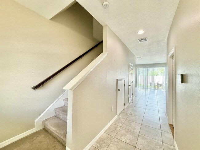 Foto del edificio - 7123 Summer Holly Pl