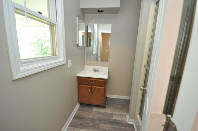 Building Photo - 1004 Southwood Dr