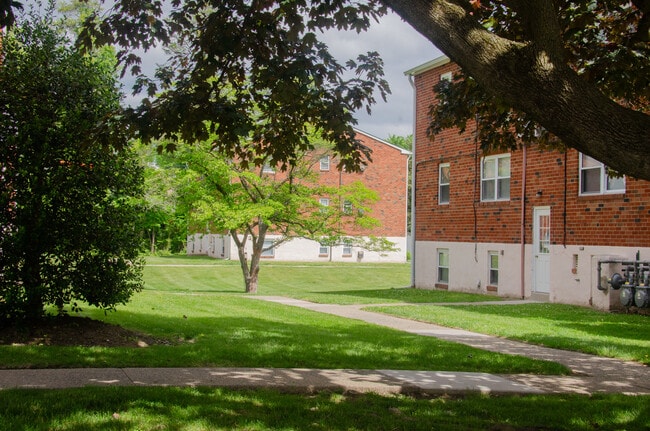 Building Photo - Springwood Apartments