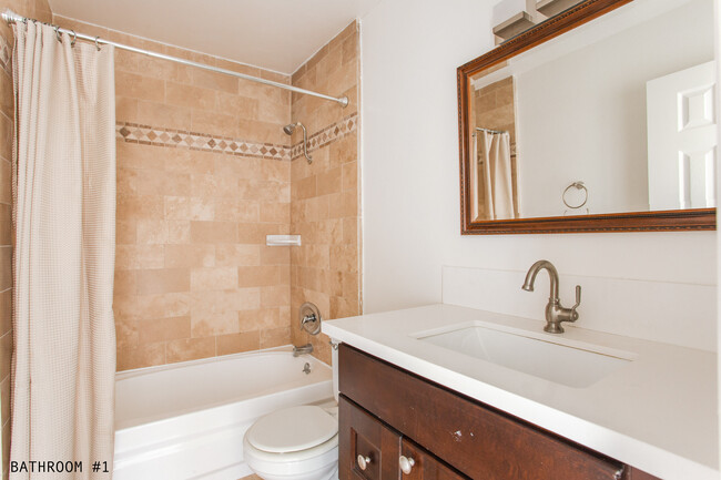 bathroom #1 - 2616 5th St