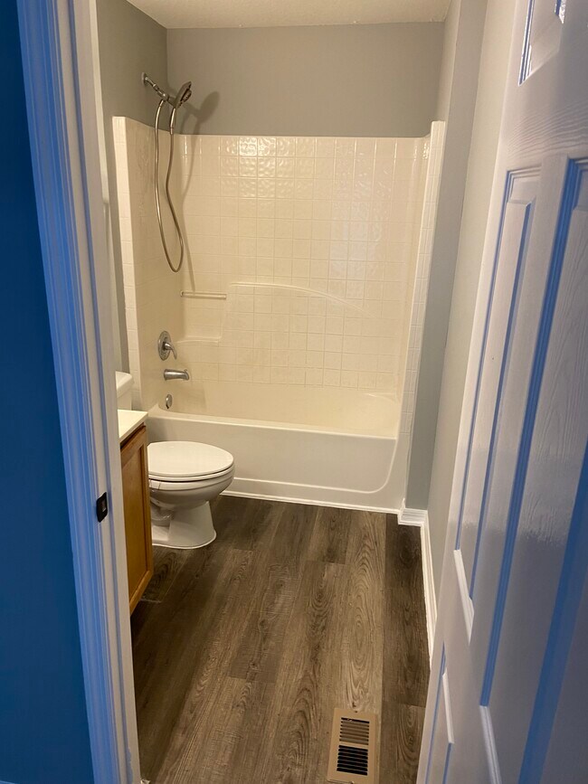 Foto del edificio - 7056 Saint Ives Ct