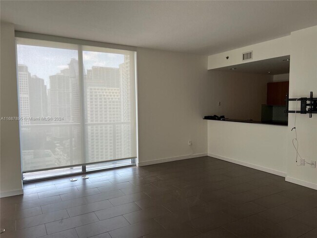 Building Photo - 1060 Brickell Ave