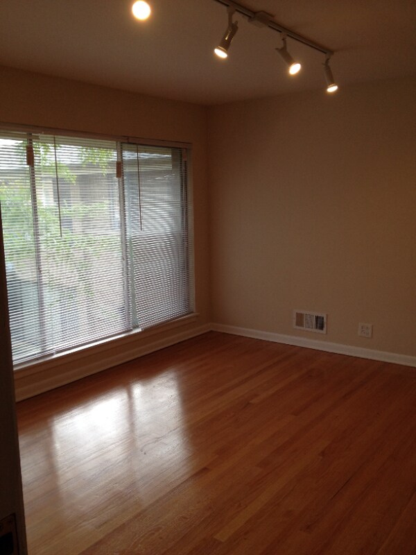 Foto del edificio - 1944 Linden Ave