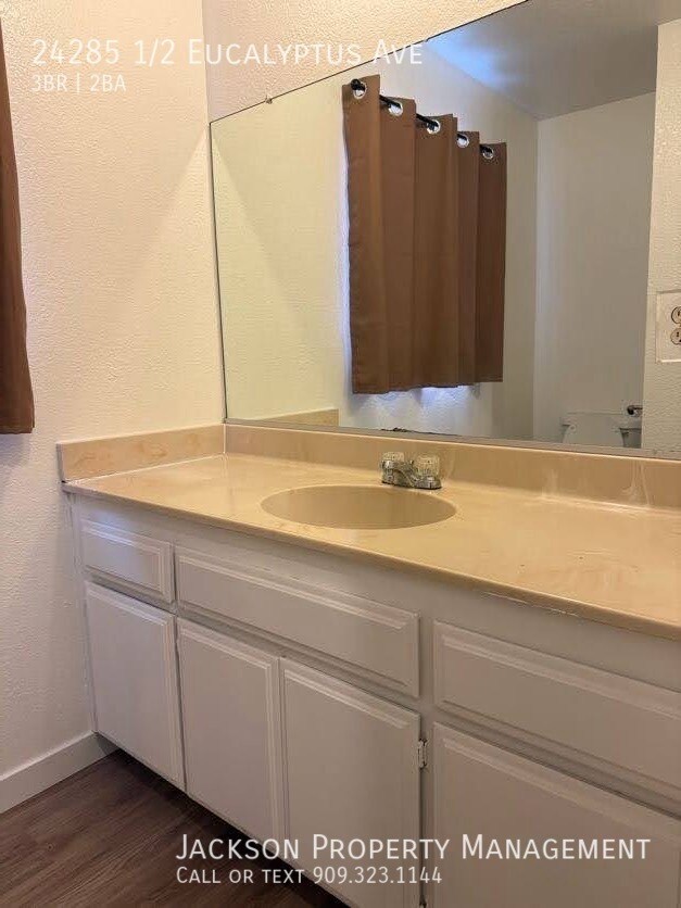 Foto del edificio - 24285 1/2 Eucalyptus Ave-