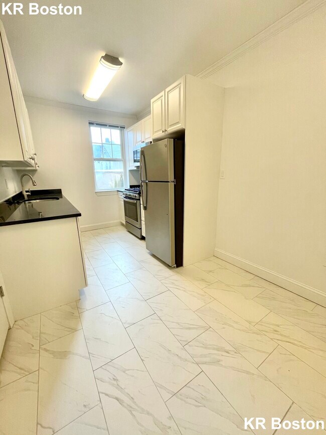 Building Photo - 11 Harris St