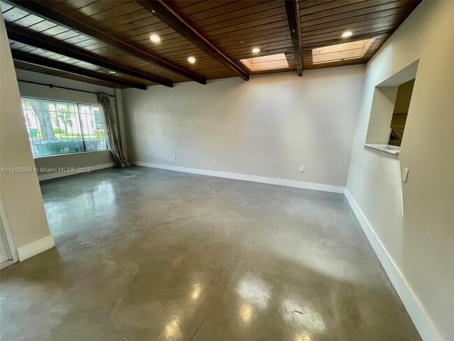 Foto del edificio - 9007 SW 62nd Terrace