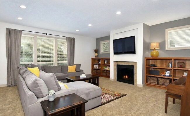 Foto del edificio - Spacious Single Family Home