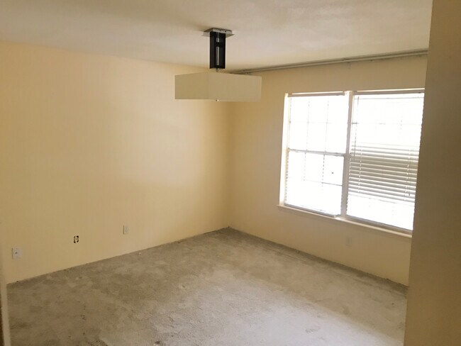 Building Photo - 2819 Georgetown Dr