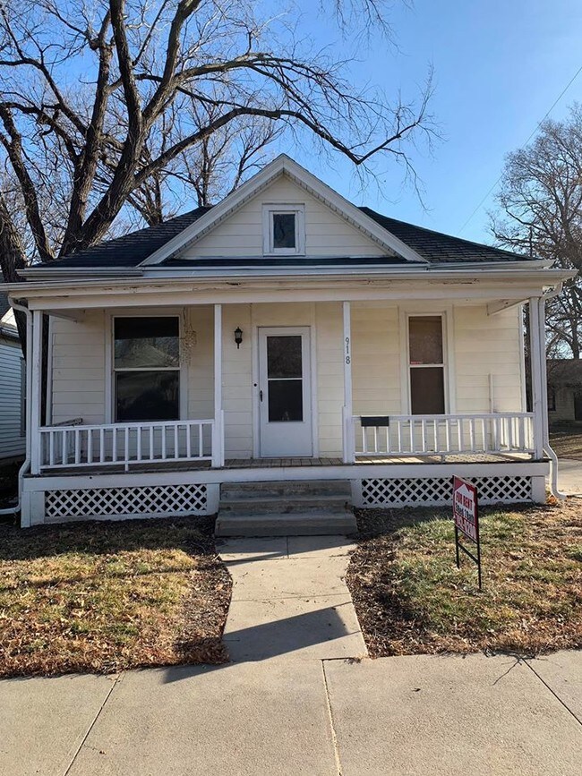 918 S 10th St, Lincoln, NE 68508 House for Rent in Lincoln, NE