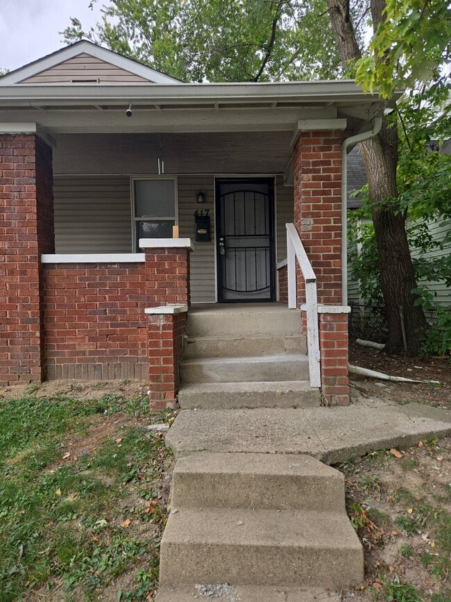 Building Photo - 417 N Beville Ave