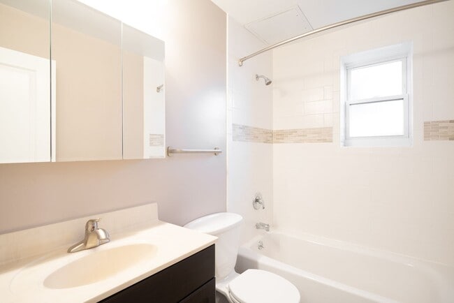 Interior Photo - Hickory Manor