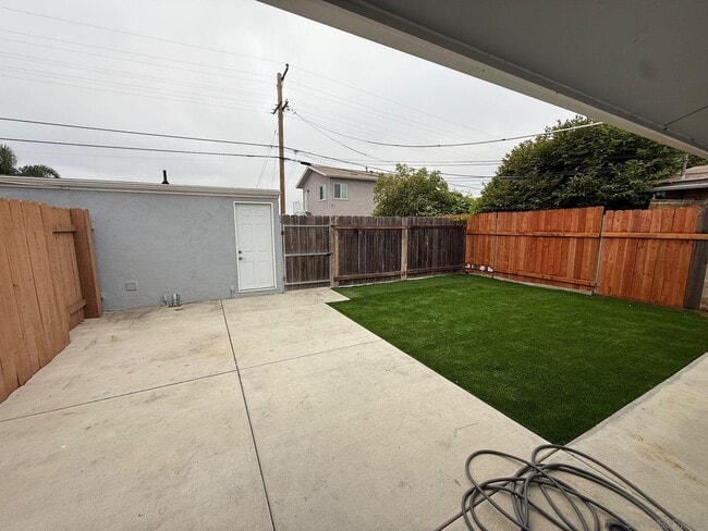 Building Photo - 4384 Clairemont Dr