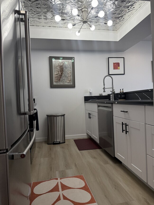 Foto del edificio - 115 S 1100 E