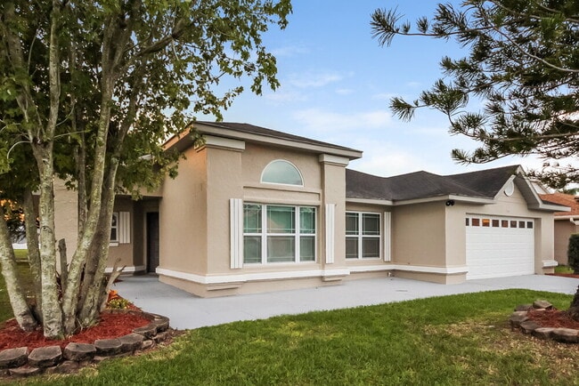 Foto del edificio - 240 Satinwood Cir