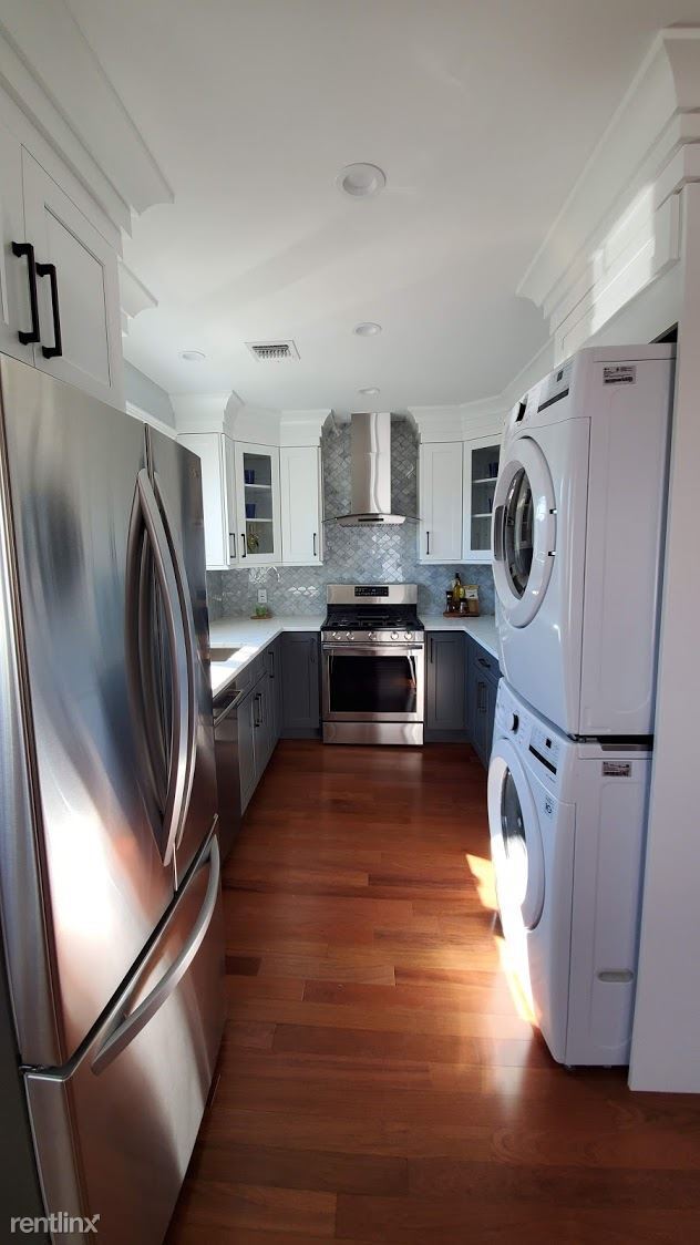 Building Photo - 3 br, 2 bath Duplex - 79 Pavonia Avenue B