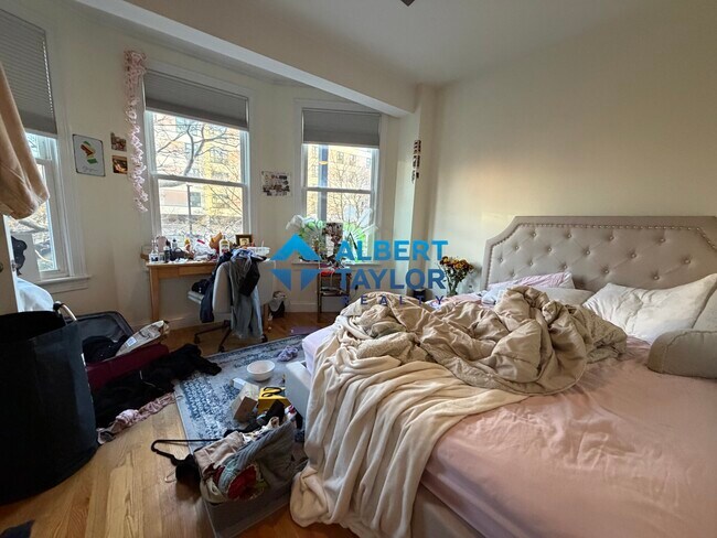 Foto del edificio - 1029 Tremont St