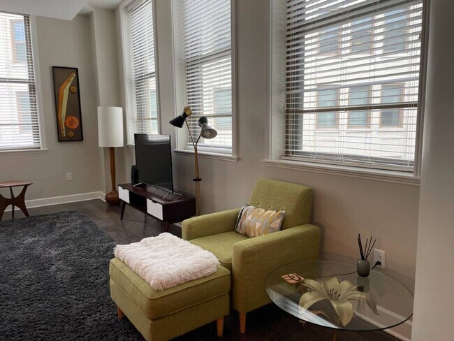 Foto del edificio - 256 E Main St