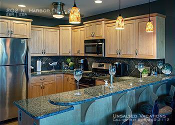 Building Photo - Harbour Front Condo with Channel View!