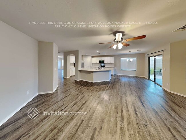 Building Photo - 1991 W Sunshine Butte Dr