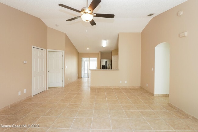 Foto del edificio - 502 Whitehall Ave SW