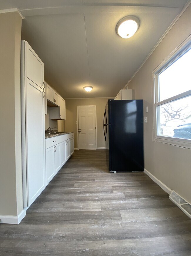 Foto del edificio - 2421 Wisconsin St SW