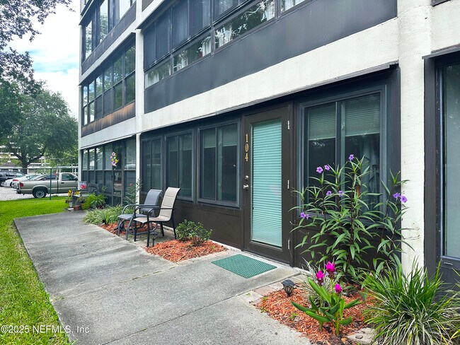 Foto del edificio - 1071 Edgewood Ave S