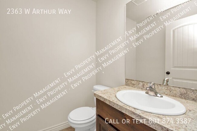 Foto del edificio - 2363 Arthur Way