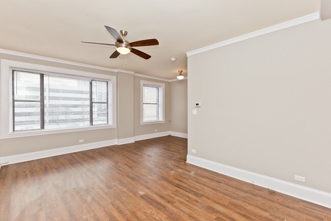 Building Photo - 817 W Lakeside Pl