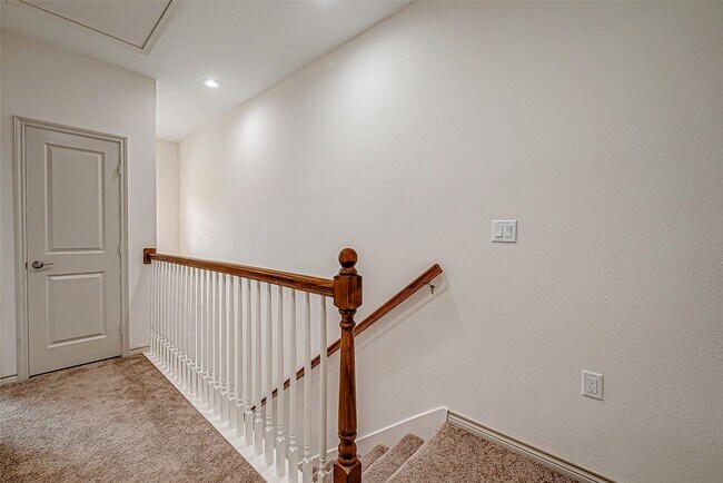 Foto del edificio - 5530 Hirondel St