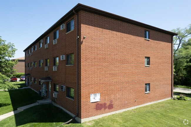 Building Photo - 1100-1102 Evergreen Ave