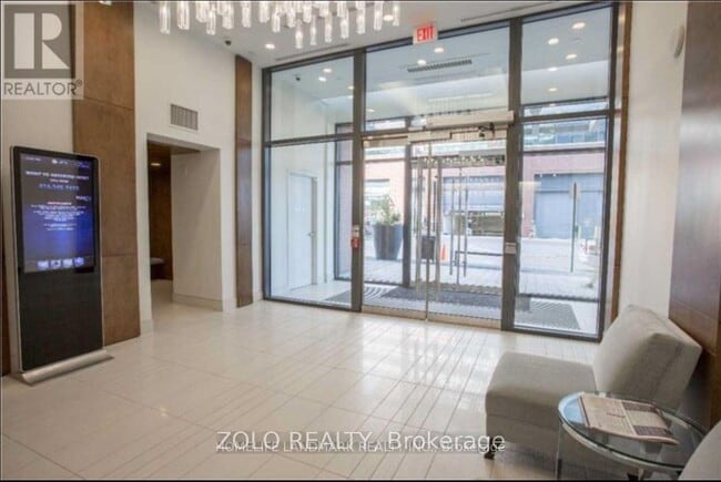 Building Photo - 2212 Lake Shore Blvd W