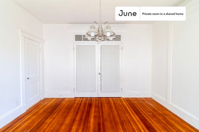 Foto del edificio - Room in Shared 5 bed/2 bath home