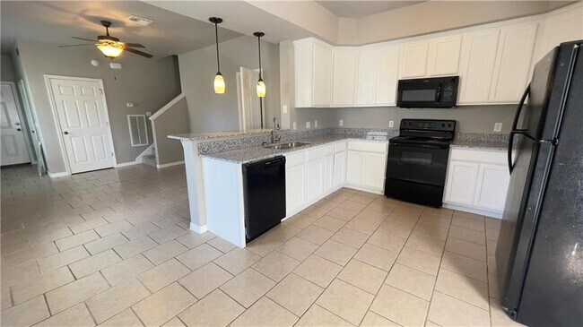 Building Photo - 2106 Azlin Pl