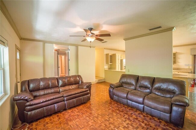 Foto del edificio - 1009 NW 39th Dr