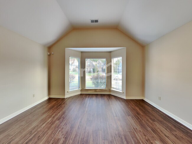 Building Photo - 5927 Peterson Ridge Ln