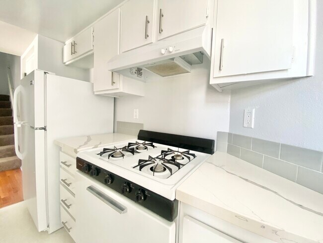Building Photo - 3759 S Canfield Ave