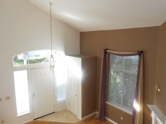 Building Photo - 533 Devonshire Ct