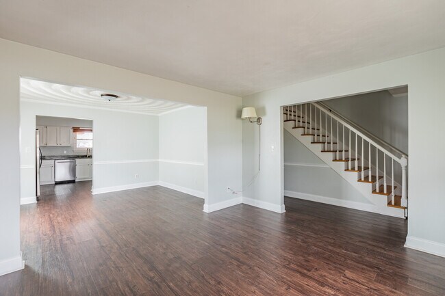 Building Photo - 804 Gideon Road