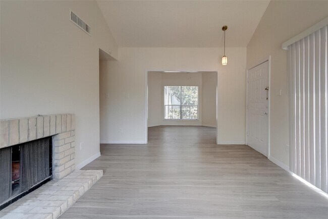 Foto del edificio - 10166 Oakberry St