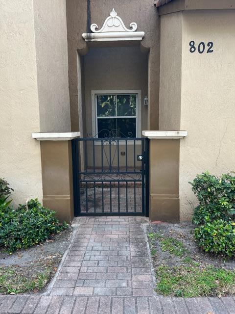 Foto del edificio - 2880 Hidden Hills Rd