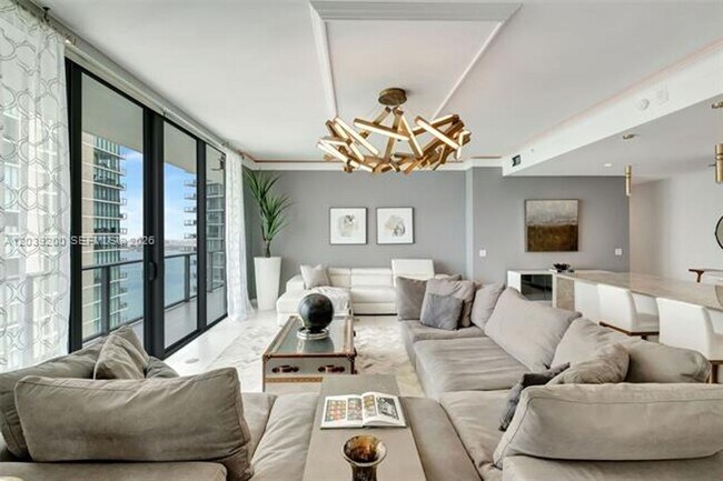 Foto del edificio - 501 NE 31st St