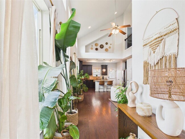 Foto del edificio - 9310 Tanager Way
